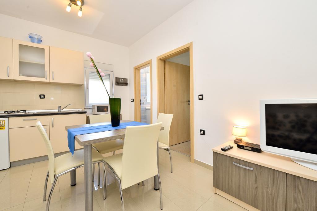 Apartments Nika & Karla 比比涅 外观 照片
